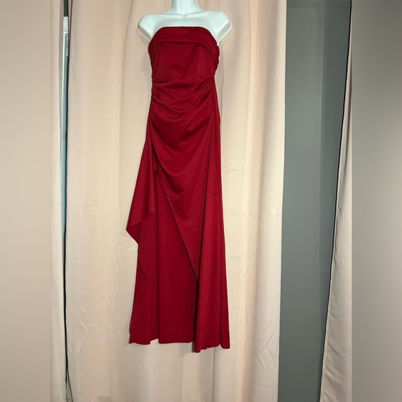 Elegant Strapless Red Evening Gown – Size M (NWOT) - Picture 3 of 7